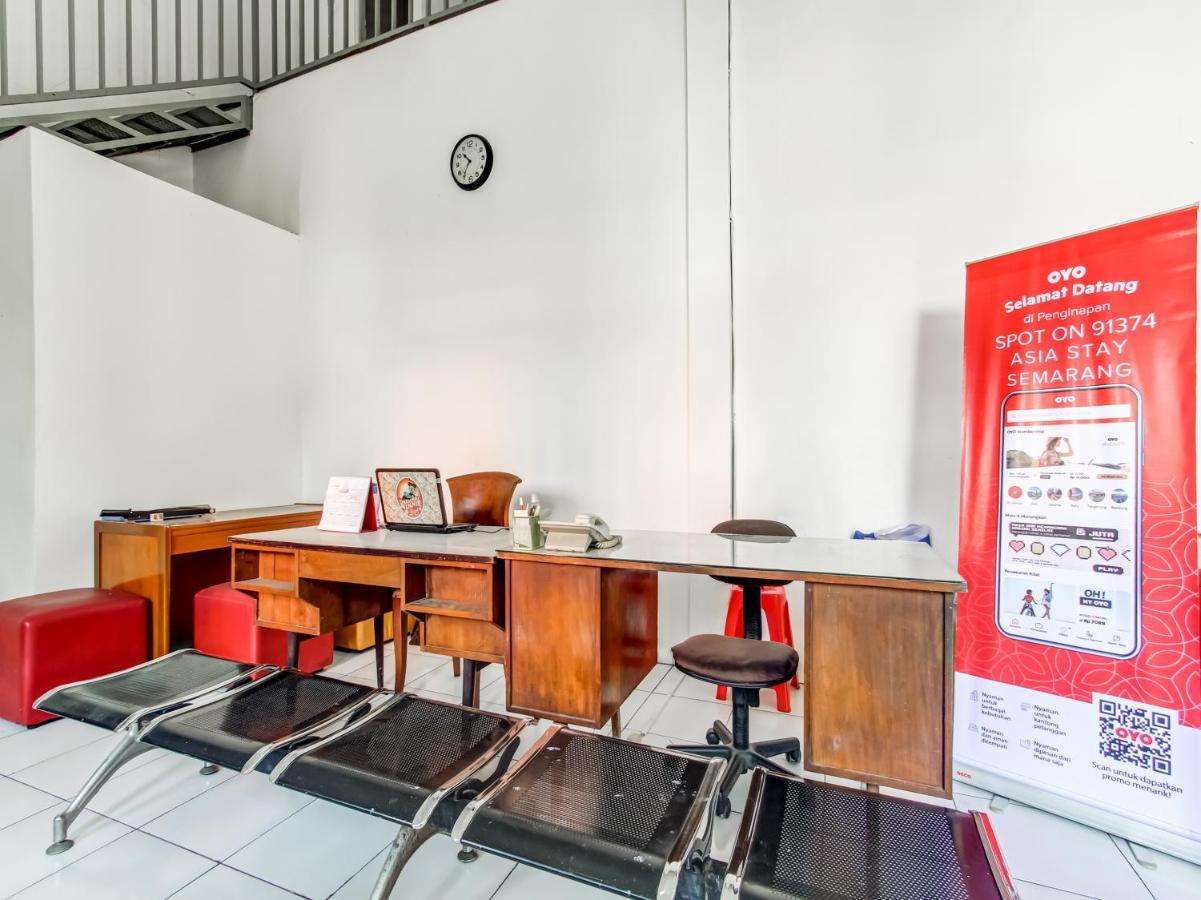Oyo Life 91374 Asia Stay Semarang Syariah Exteriér fotografie