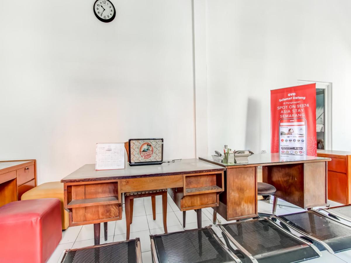 Oyo Life 91374 Asia Stay Semarang Syariah Exteriér fotografie