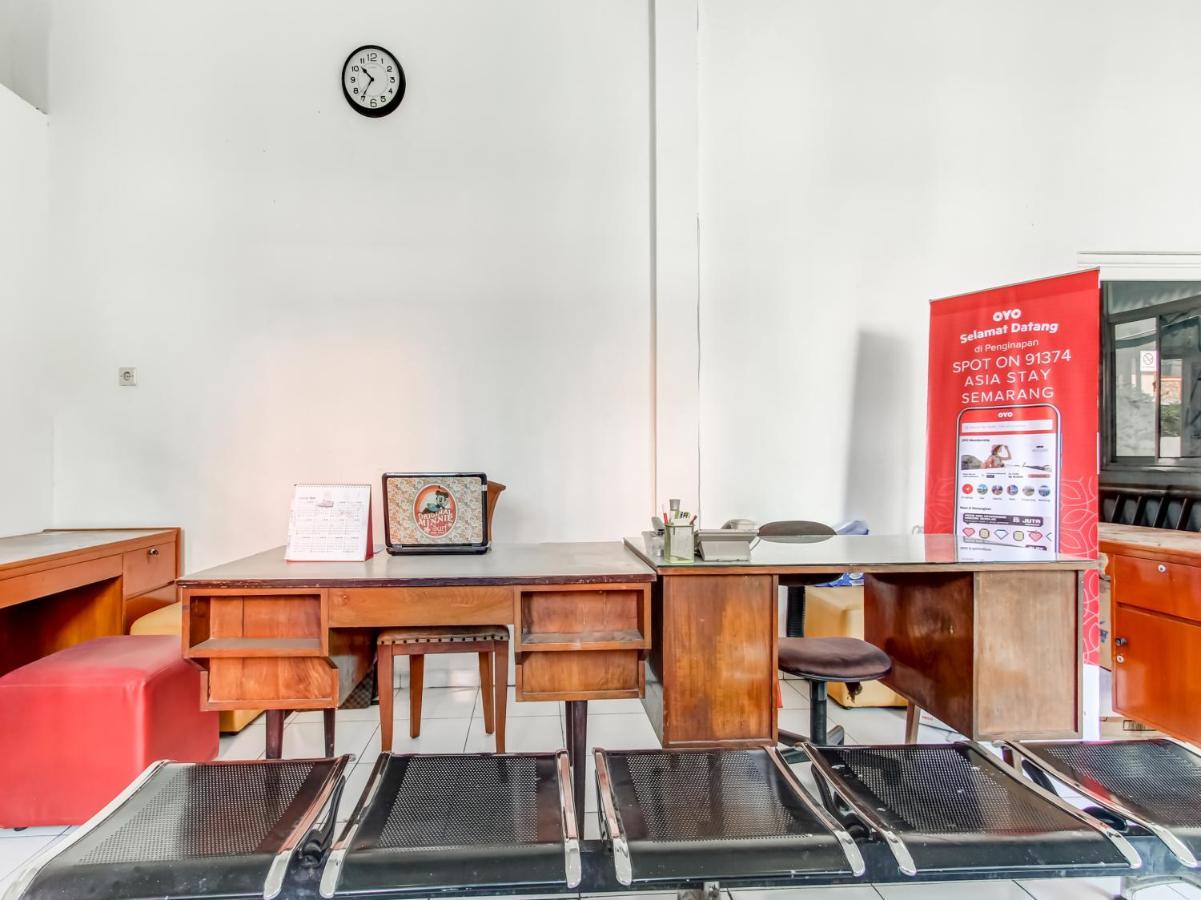 Oyo Life 91374 Asia Stay Semarang Syariah Exteriér fotografie